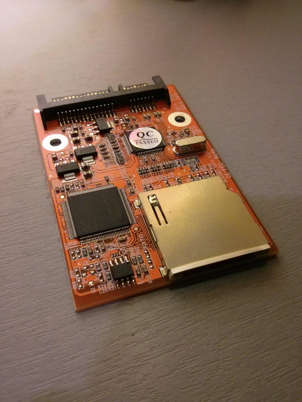 techfreak_pl_SD_SDHC_Secure_Digital_MMC_to_SATA_FC_13071