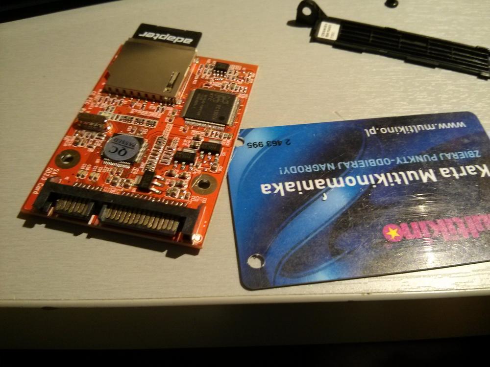 techfreak_pl_SD_SDHC_Secure_Digital_MMC_to_SATA_FC_130713