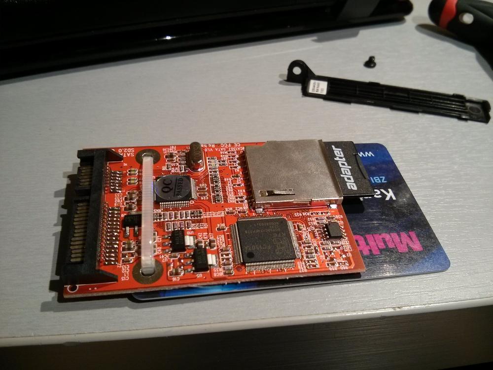 techfreak_pl_SD_SDHC_Secure_Digital_MMC_to_SATA_FC_130714