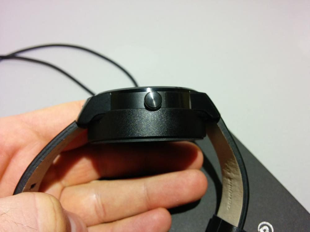 LG_G_watch_R_ladowarka_pasek_4