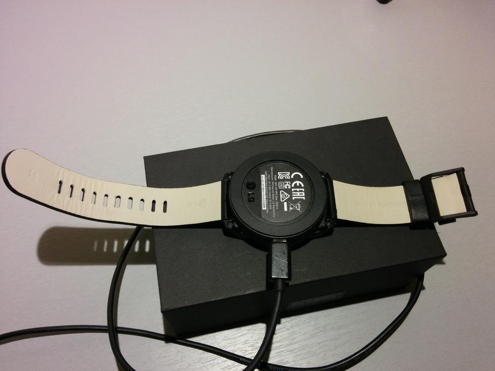 LG_G_watch_R_ladowarka_pasek_7