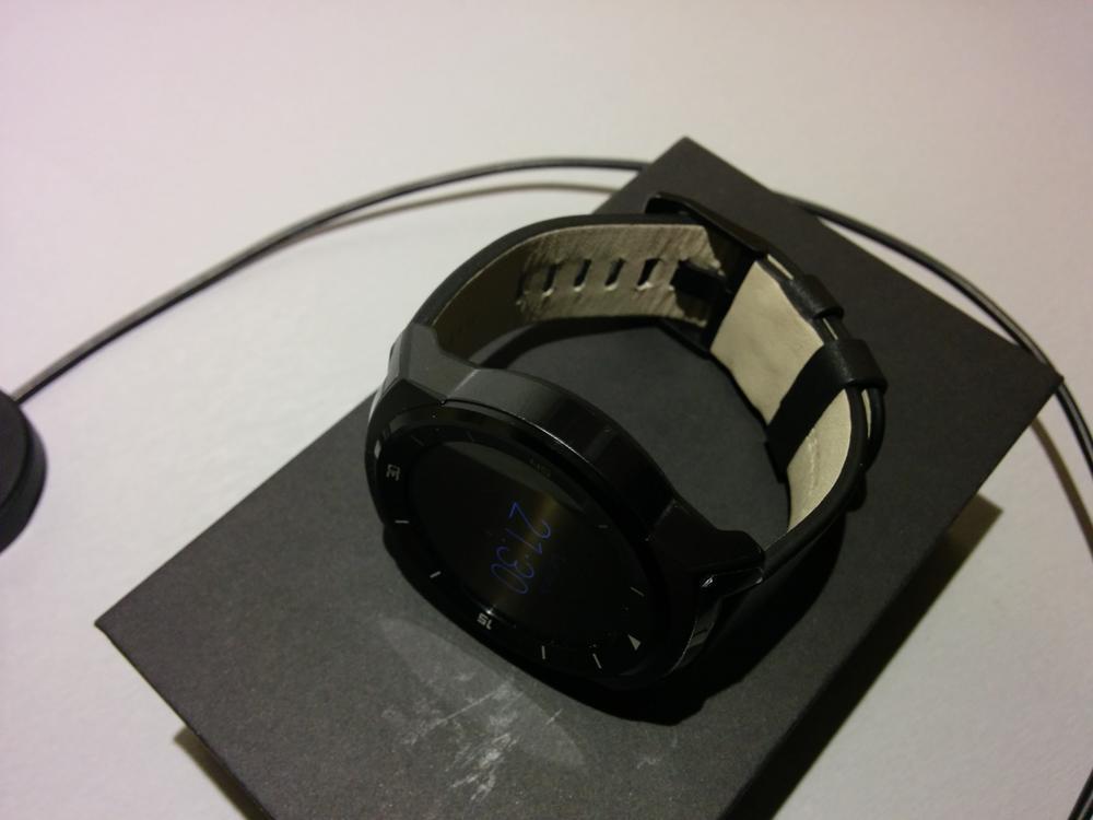 LG_G_watch_R_ladowarka_pasek_9