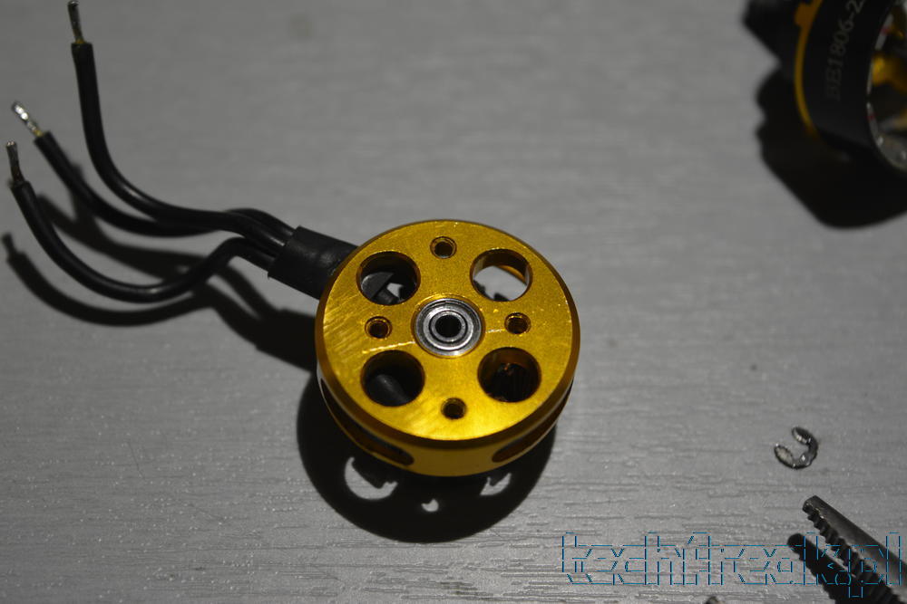 techfreak_ bearing_replace_DYS_BE_1806_wymiana_lozyska.12