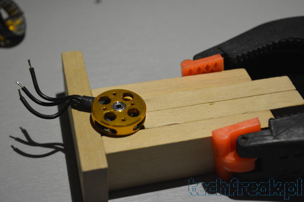techfreak_ bearing_replace_DYS_BE_1806_wymiana_lozyska.13