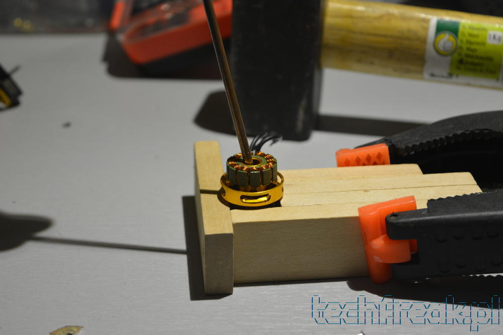 techfreak_ bearing_replace_DYS_BE_1806_wymiana_lozyska.20