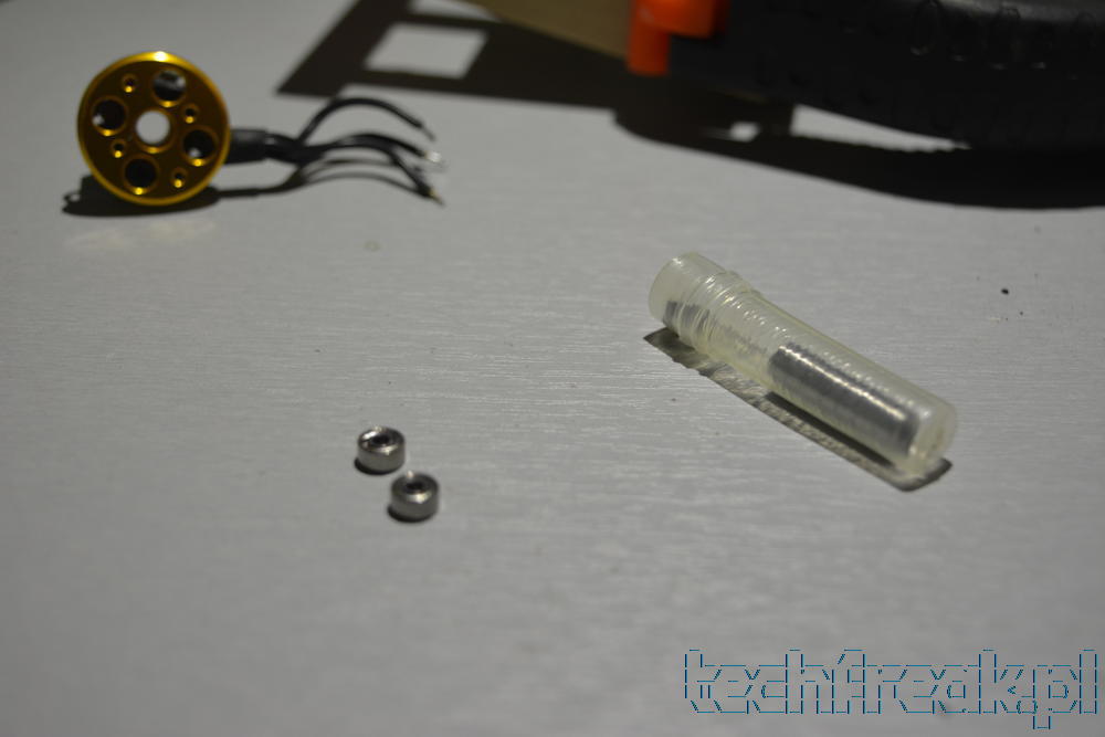 techfreak_ bearing_replace_DYS_BE_1806_wymiana_lozyska.22