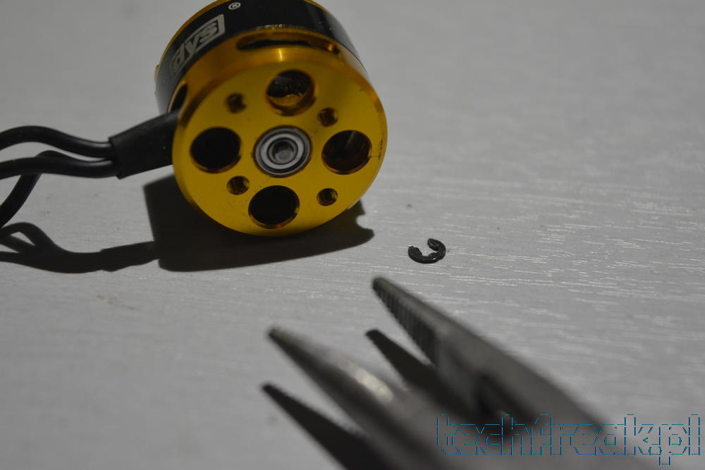techfreak_ bearing_replace_DYS_BE_1806_wymiana_lozyska.9