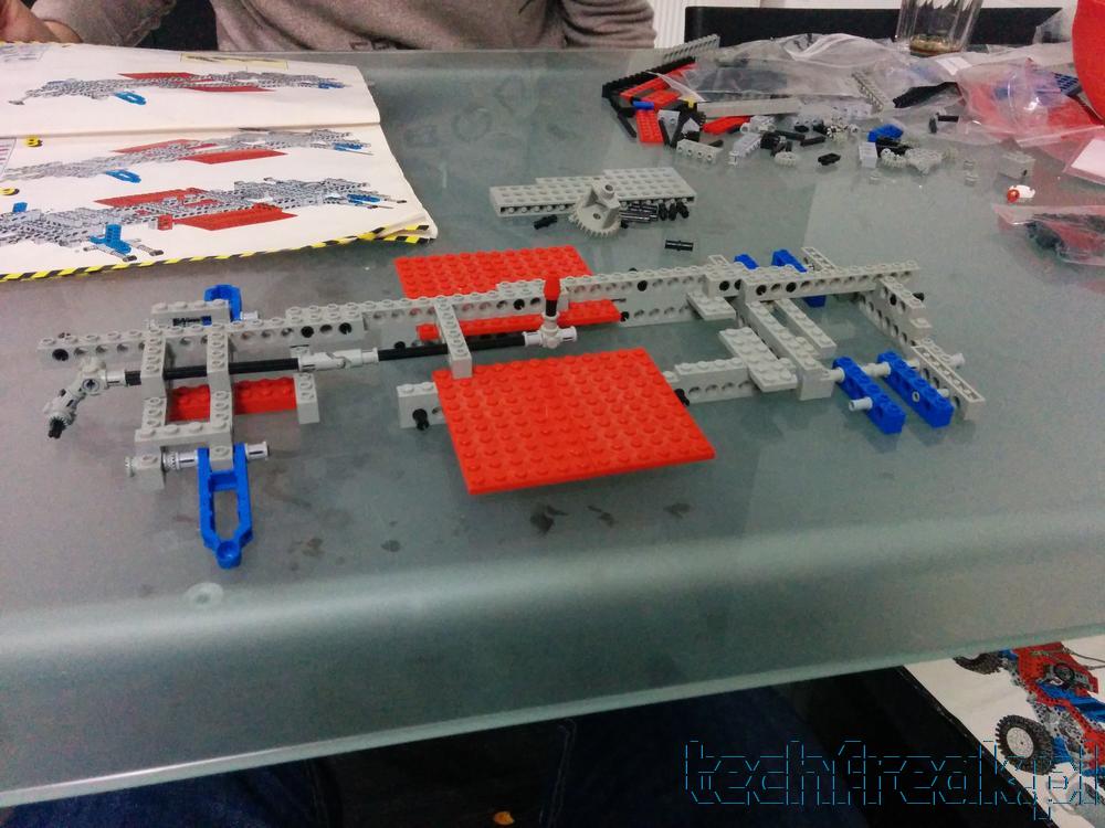 techfreak_lego_technic_test_car_8865_1