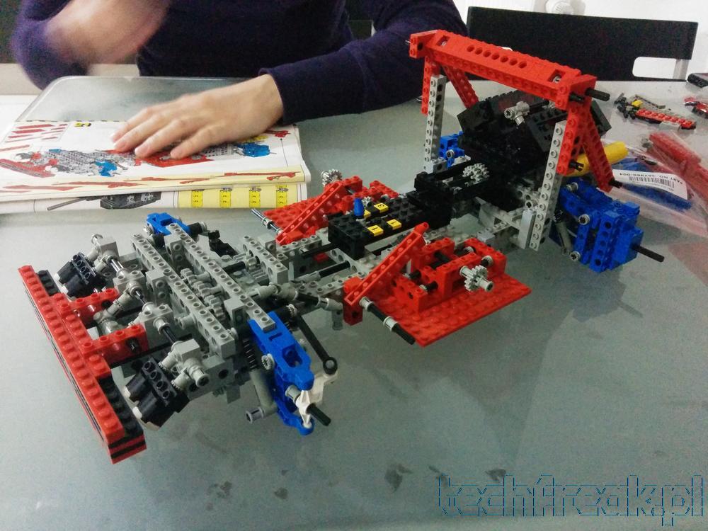 techfreak_lego_technic_test_car_8865_12