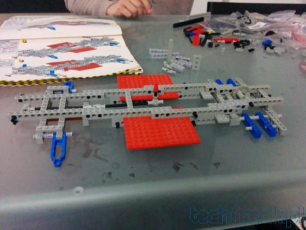 techfreak_lego_technic_test_car_8865_2