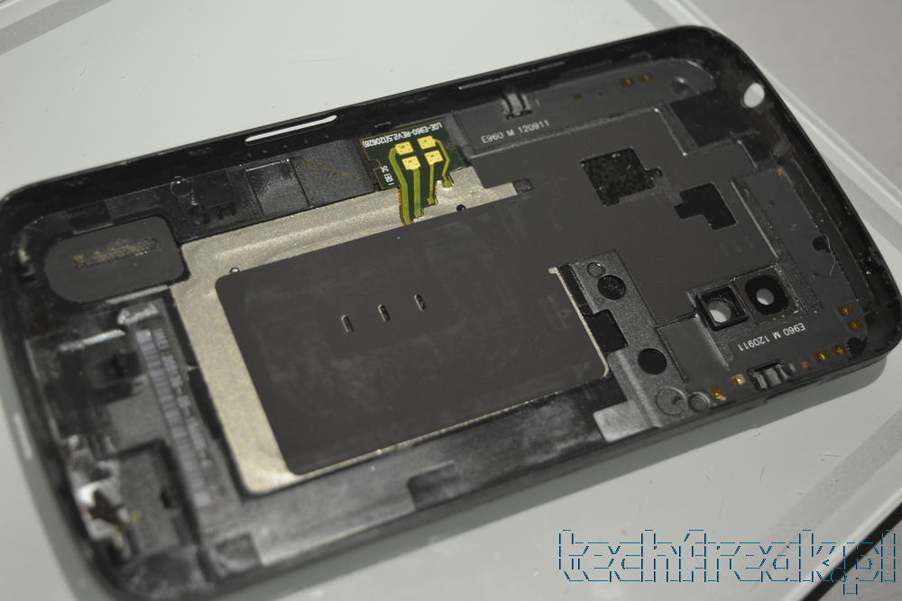 techfreak-lg-nexus-4-bateria-spuchla-pekla-obudowa-5