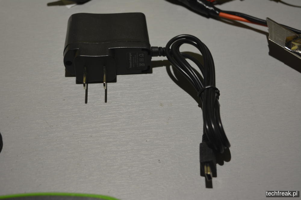 techfreakpl-hand-held-game-console-rs-8-10