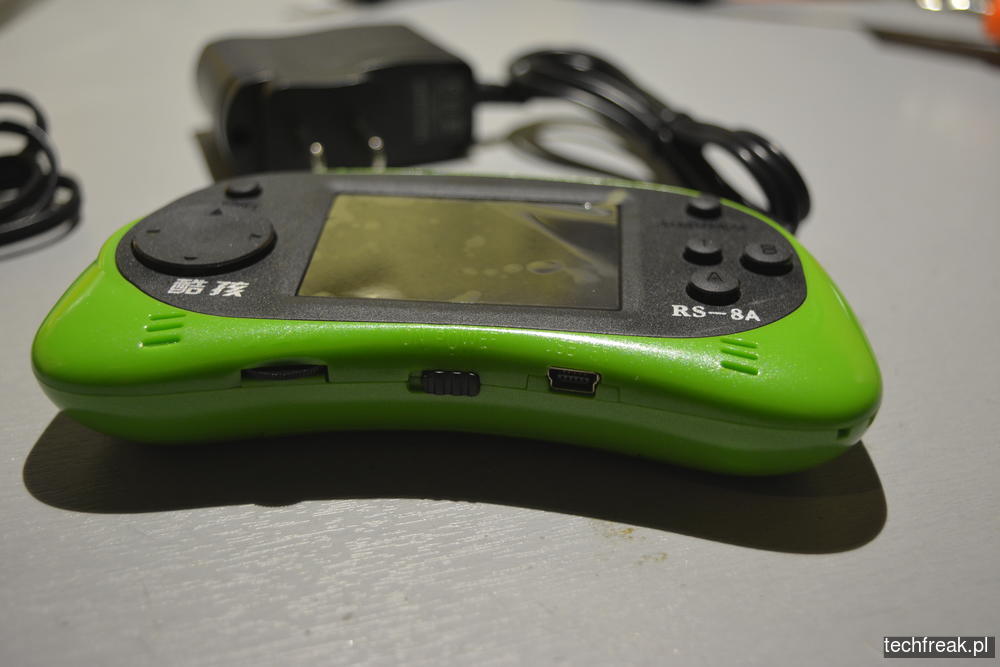 techfreakpl-hand-held-game-console-rs-8-17