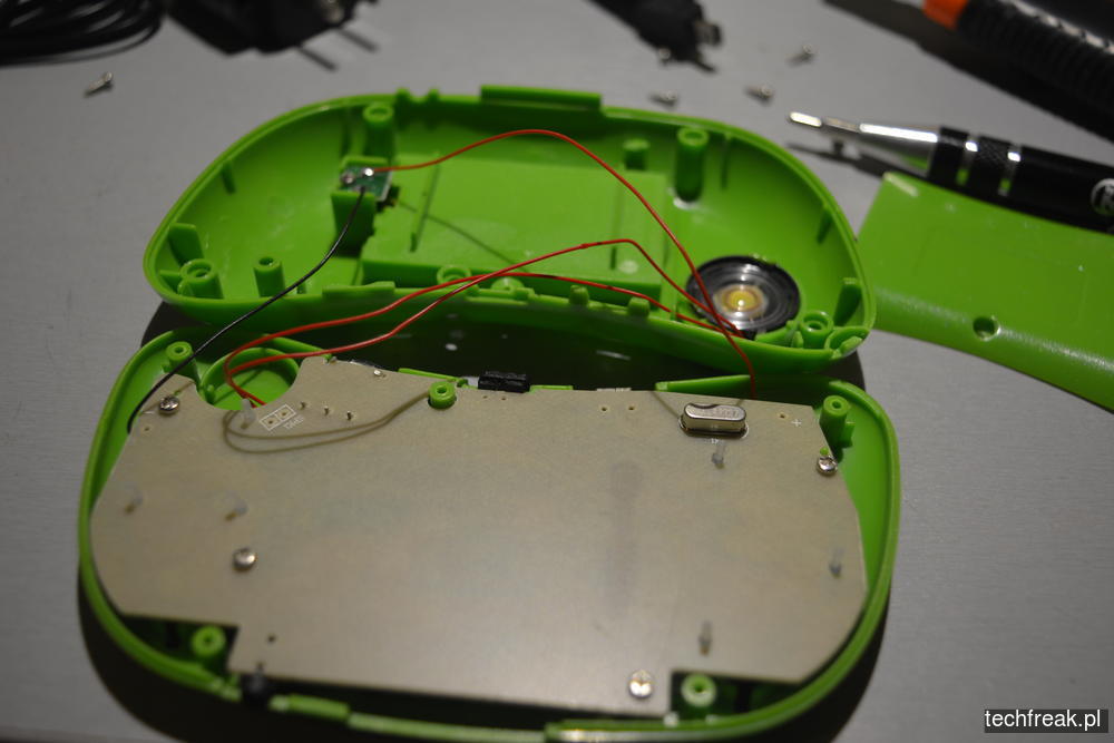 techfreakpl-hand-held-game-console-rs-8-25