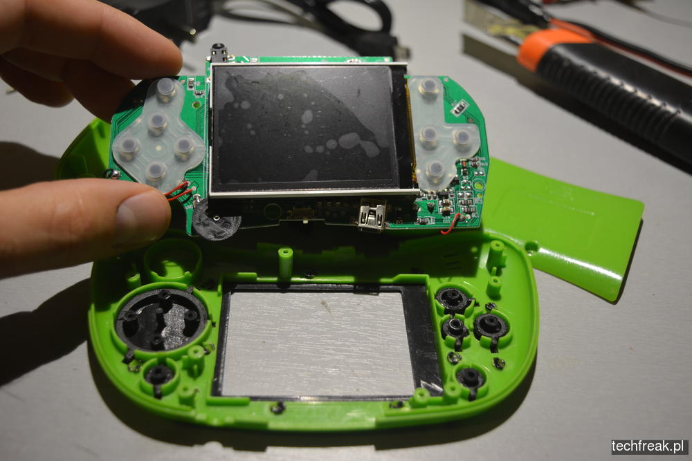 techfreakpl-hand-held-game-console-rs-8-28